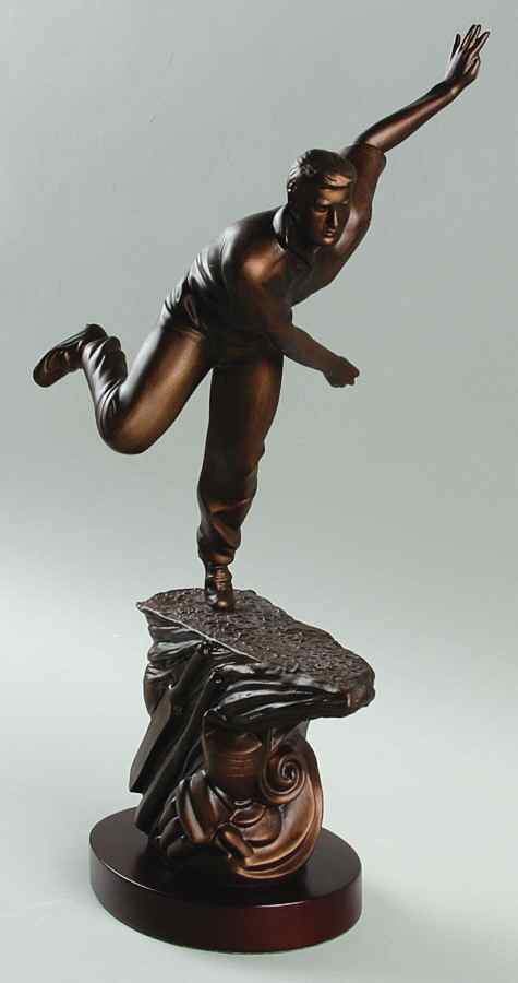 Sporting Gifts Cricketer - Boxed by Royal Doulton-1