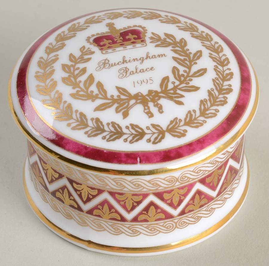 Buckingham Palace Annual Boxes 1995 Buckingham Palace - No Box Nb1995 by Royal Collection-England-1