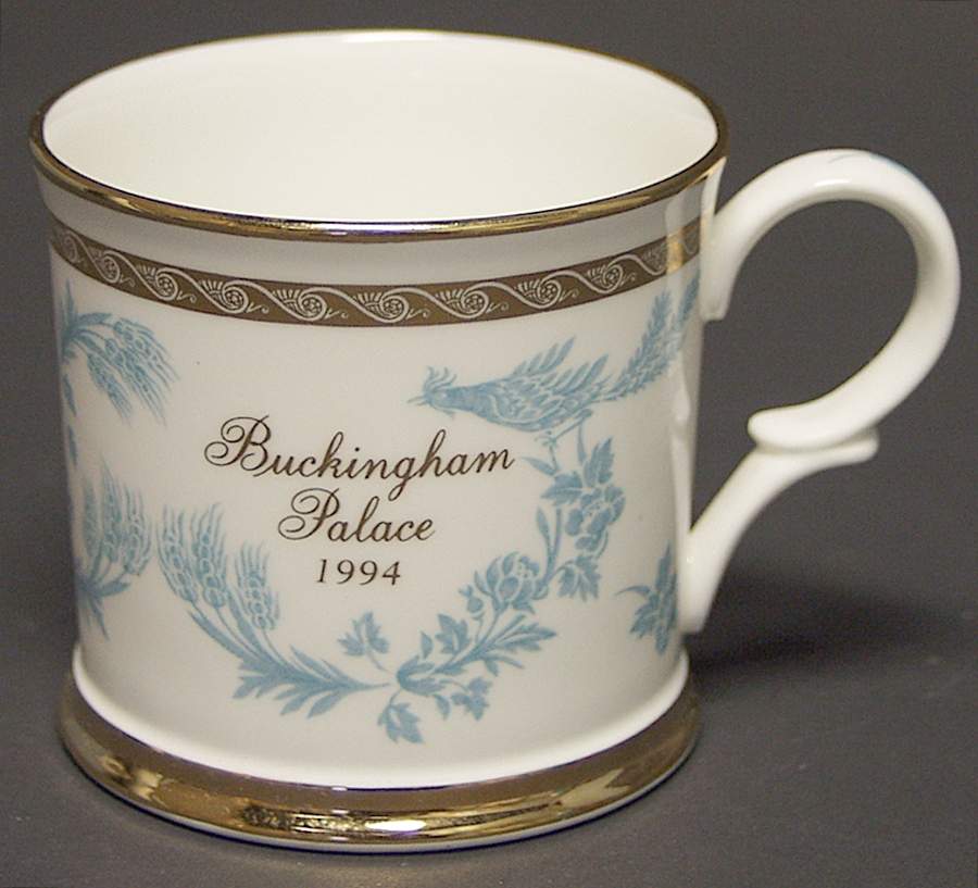 Buckingham Palace Annual Mug 1994 Buckingham Palace - Wtih Box Bx1994 by Royal Collection-England-1