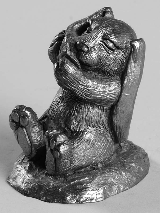 Pewter Figurines Rabbit Sitting, Cleaning Ear - No Box by Ricker Bartlett Casting Studio-1