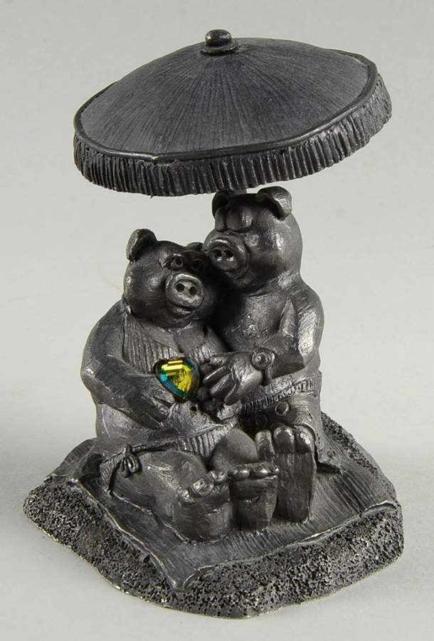Pewter Figurines Pigs In Love On Beach - No Box by Ricker Bartlett Casting Studio-1