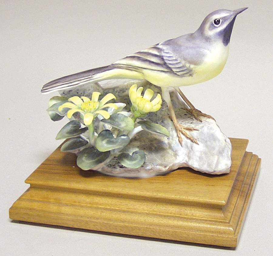 Doughty British Birds Grey Wagtail & Celandine - Boxed by Royal Worcester-1