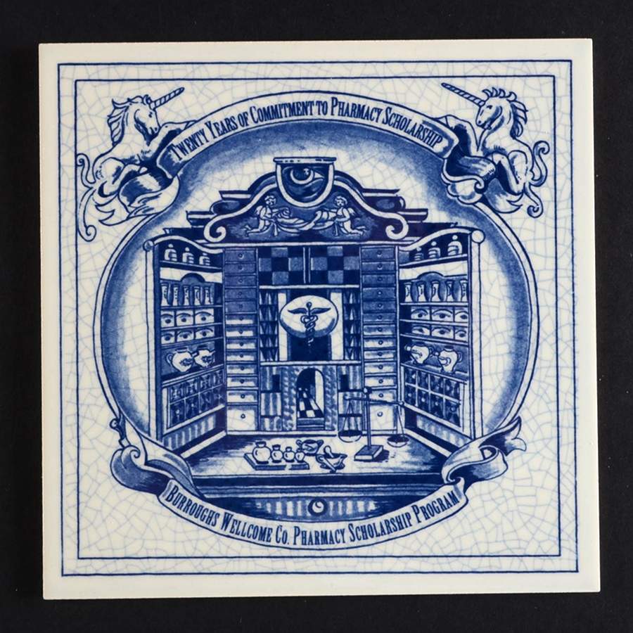 Apothecary Tiles Pharmacy Scholarship - Boxed by Royal Delft-1