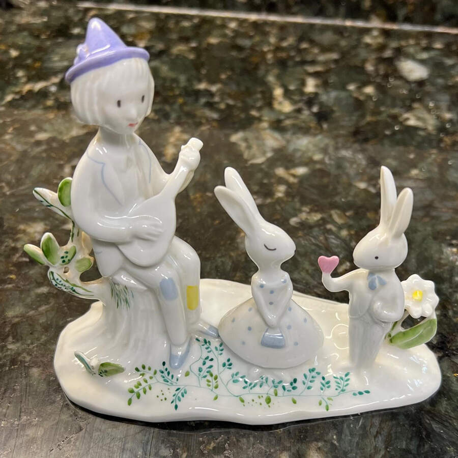 Raymond Peynet Figurines The Mandolin Player - No Box by Rosenthal - Continental-1