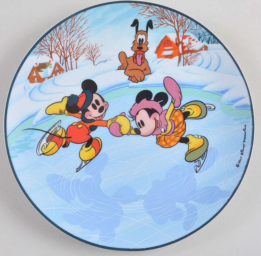 Walt Disney Characters Annual Plate Command Performance - Boxed by Schmid-1