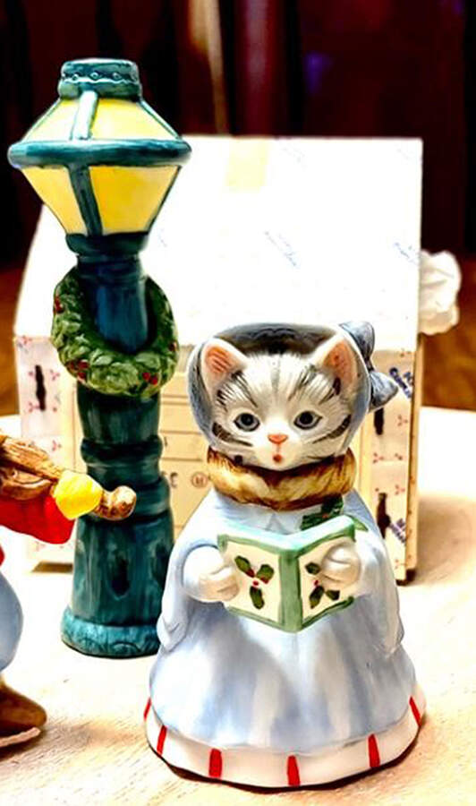 Kitty Cucumber Caroling-Kitty Singing - Boxed by Schmid-1