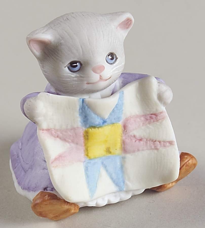 Kitty Cucumber Muffin Holding Quilt - Boxed by Schmid-1