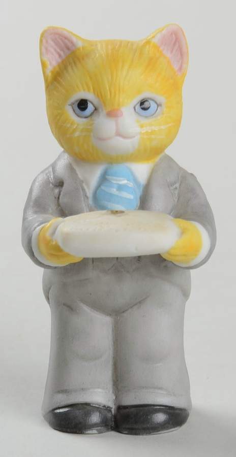 Kitty Cucumber Ring Bearer-Jp Buster - No Box by Schmid-1