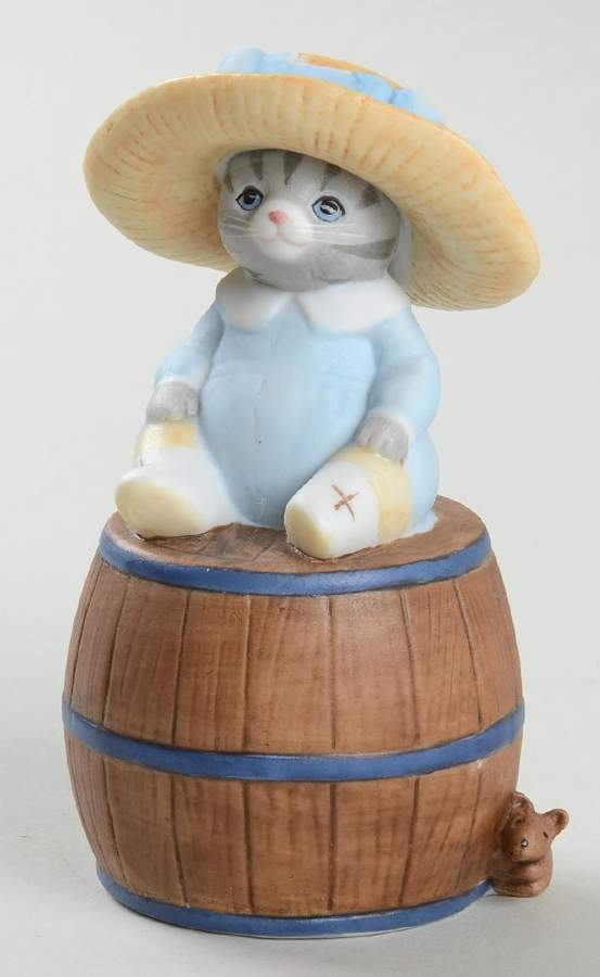 Kitty Cucumber Sitting Pretty-Pickles Sitting On Barrel - No Box by Schmid-1