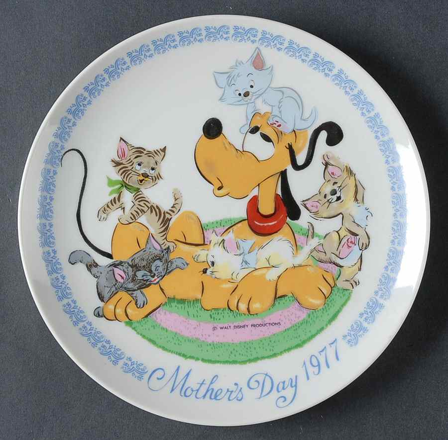 Disney Mothers Day Plate Pluto's Pals - Boxed by Schmid-1