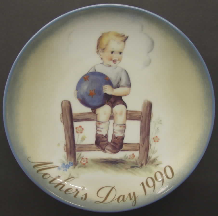 Hummel Mothers Day Plate Mother's Little Athlete - Boxed by Schmid-1