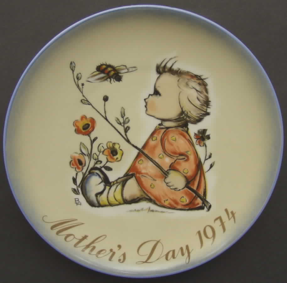 Hummel Mothers Day Plate The Bumblebee - Boxed by Schmid-1