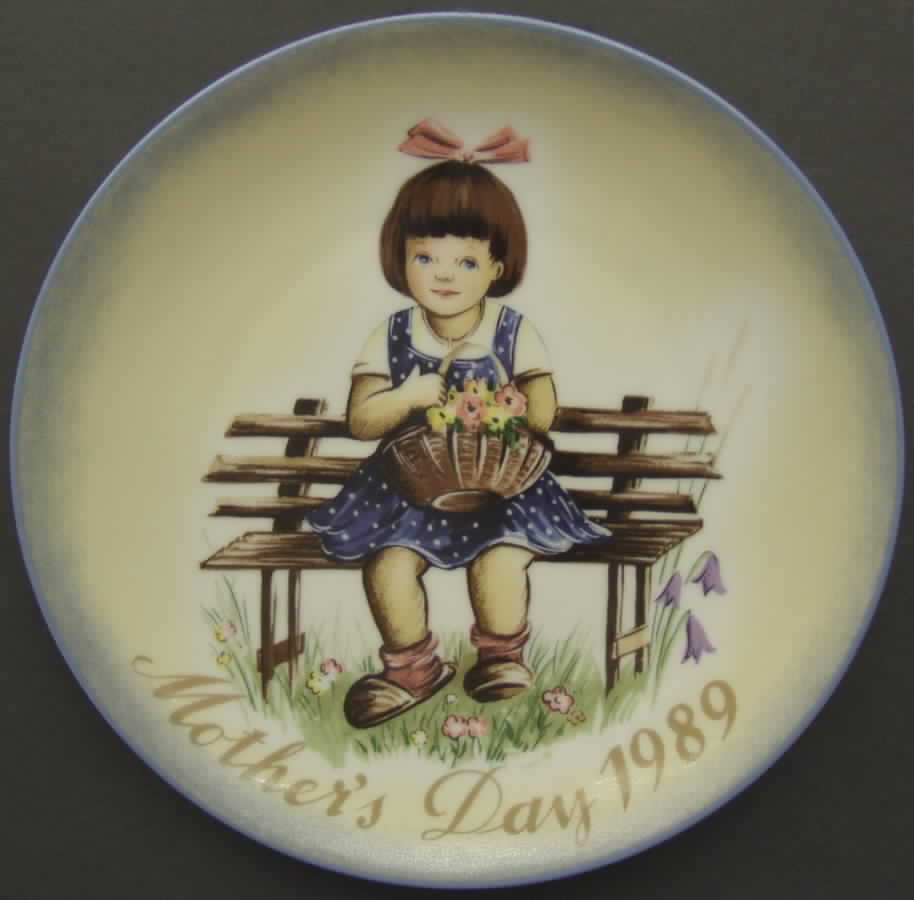 Hummel Mothers Day Plate Pretty As A Picture - Boxed by Schmid-1