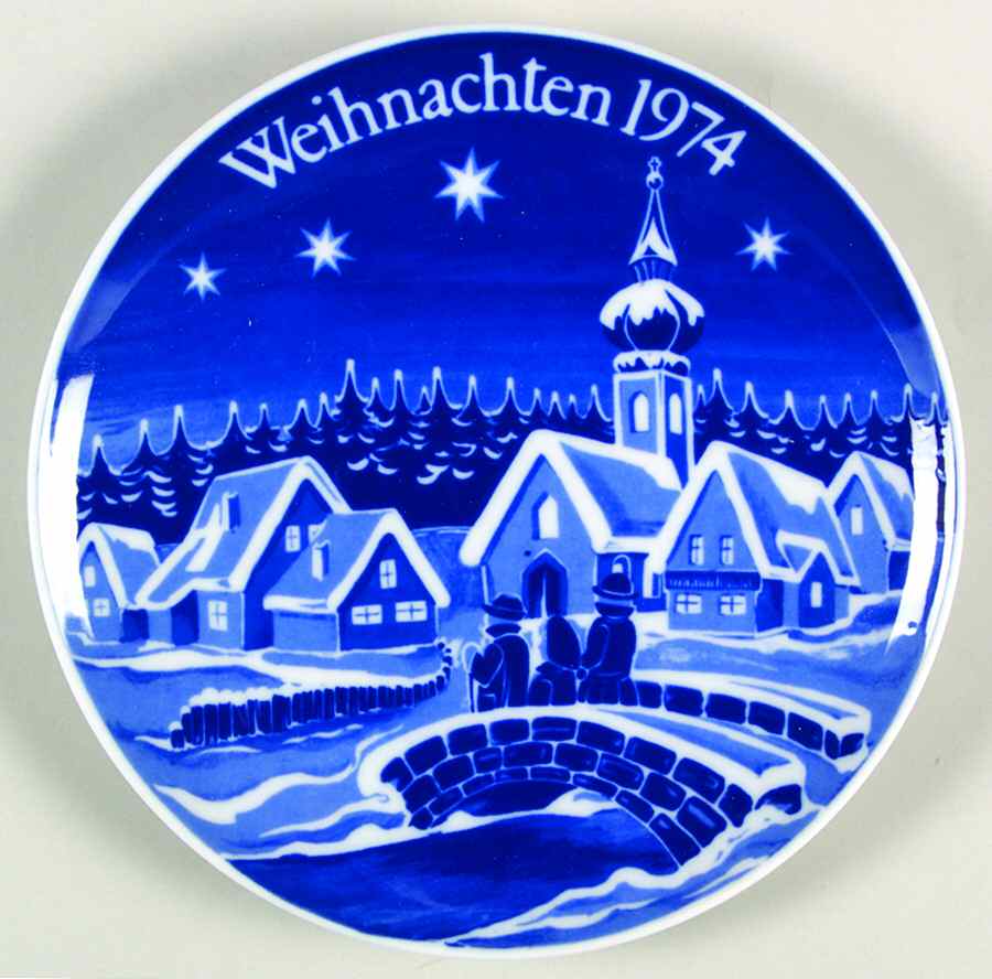 Schumann Christmas Plate Church In Snow - Boxed by Schumann - Bavaria-1