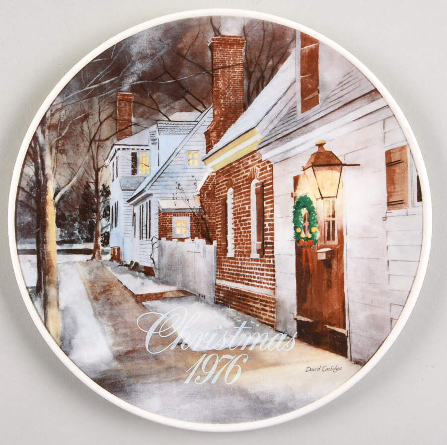 Smuckers Christmas Plates 1976-Christmas Plate - No Box by Smuckers-1
