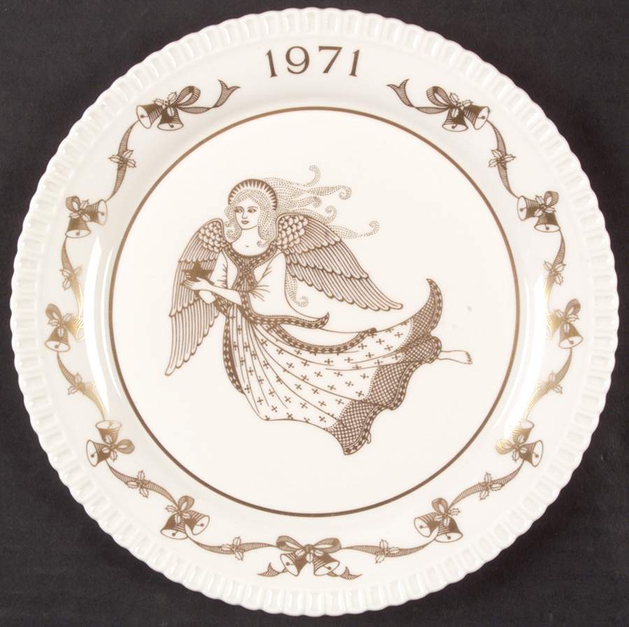 Spode Christmas Plate Angels Singing - Boxed by Spode-1