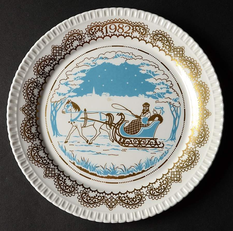 Christmas Pastimes Sleghride - No Box by Spode-1