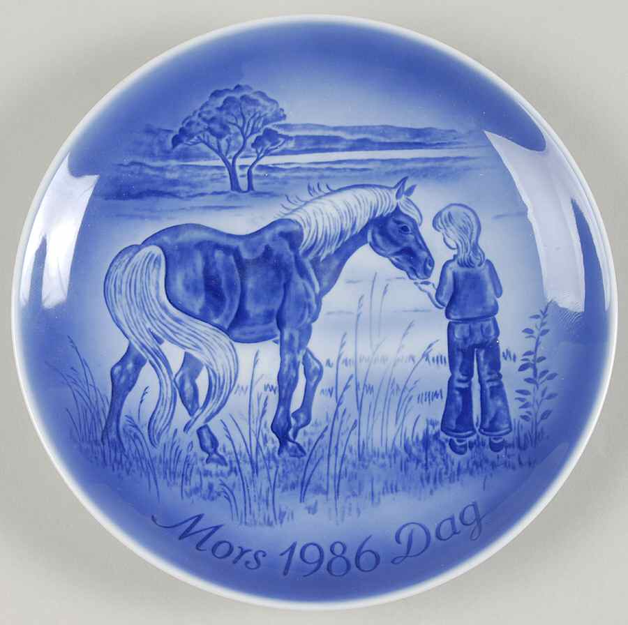 Mother's Day Plate Meeting On The Meadow - Boxed by Svend Jensen-1
