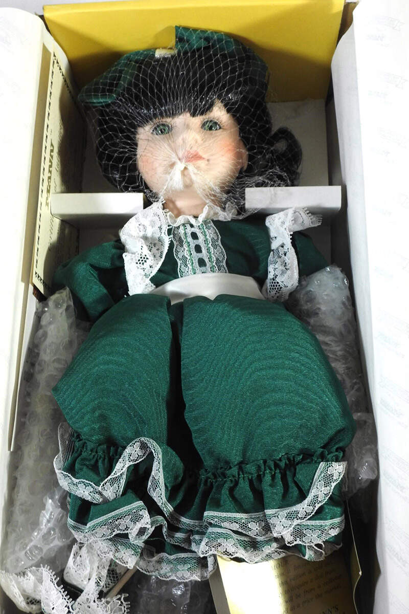 Connoisseur Doll Collection Gloria-Am-100g - No Box by Seymour Mann-1