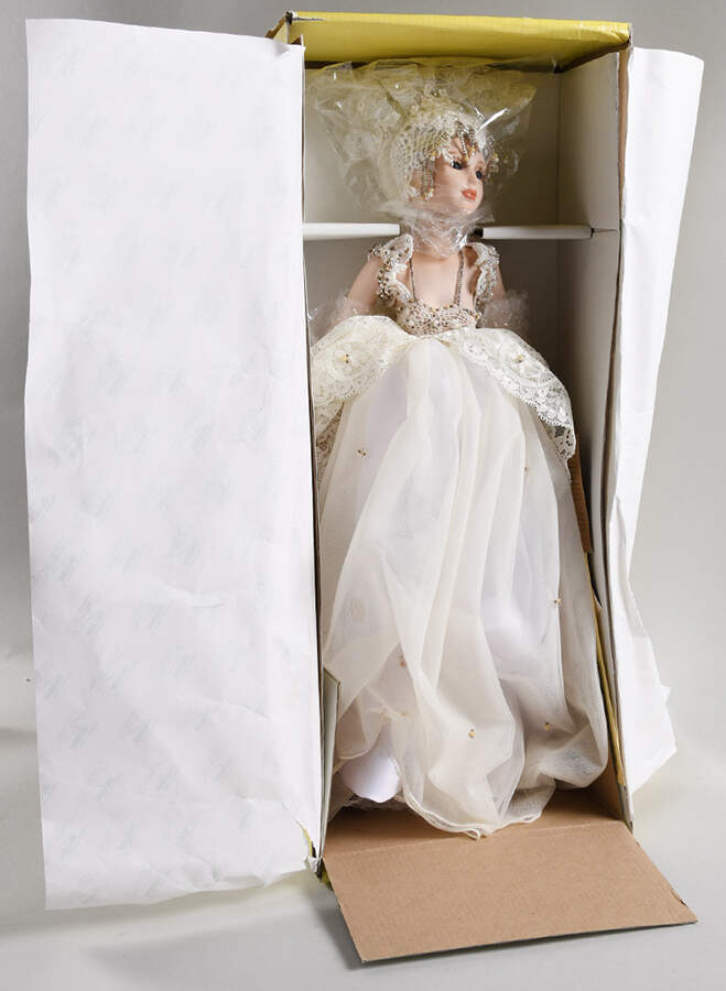 Connoisseur Doll Collection Pia-Ps-246l - No Box by Seymour Mann-1