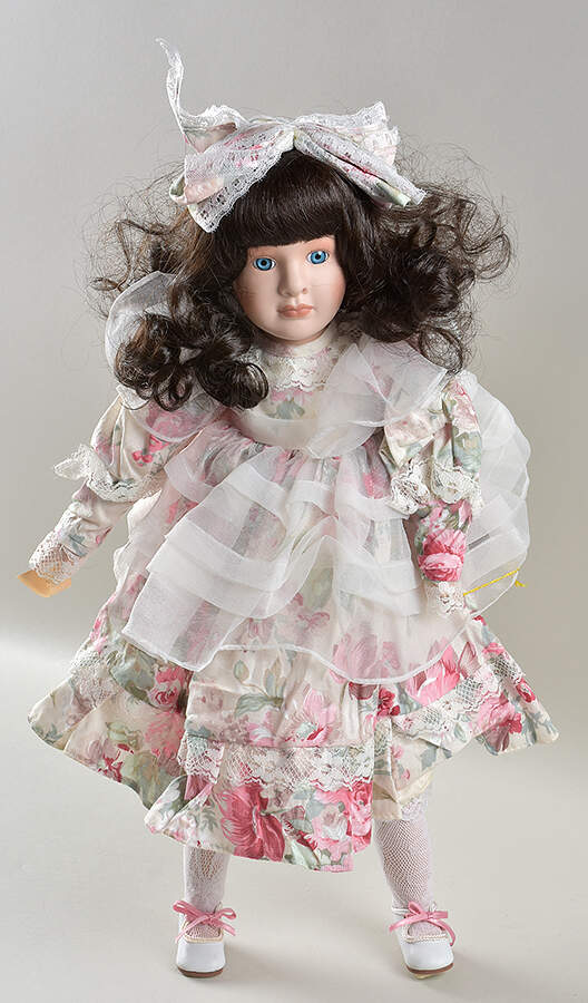 Connoisseur Doll Collection Stephanie-Fh-283 - No Box by Seymour Mann-1