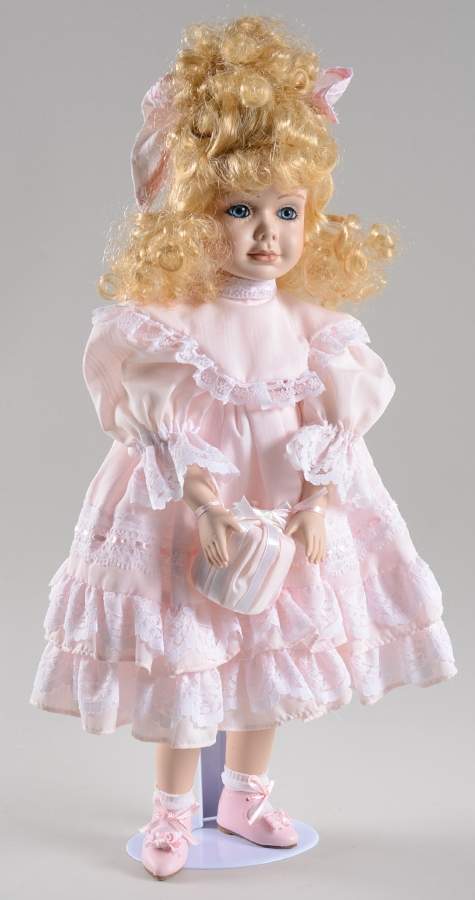 Connoisseur Doll Collection Meredith-Ph-391f - With Box Bx365 by Seymour Mann-1