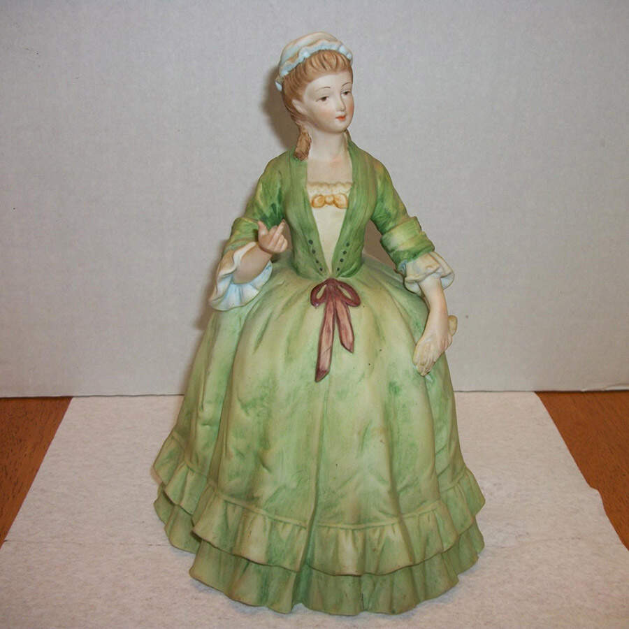 Sadek Figurines Lady In Green Dress - No Box by Sadek-1