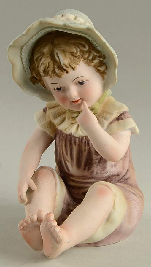 Piano Babies Girl Sitting With Hat - No Box by Sadek-1