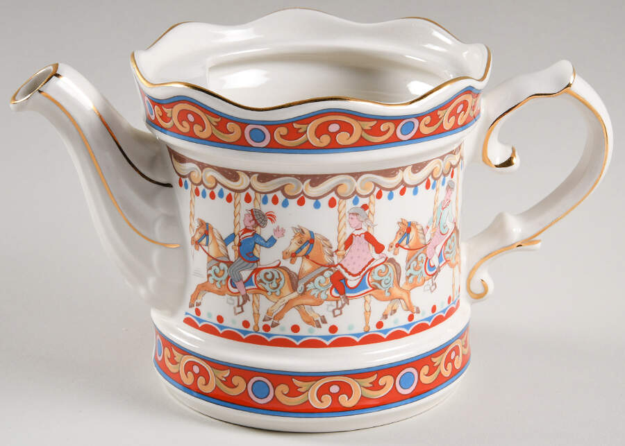 Edwardian Entertainments Carousel - No Gold Scallop On Spout - No Box by Sadler-1