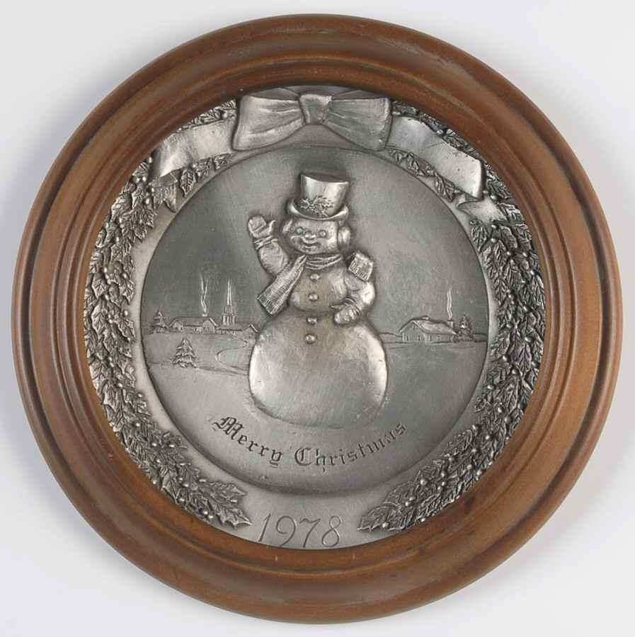 Christmas Plates Beautiful Snow - Boxed by Schmid-1