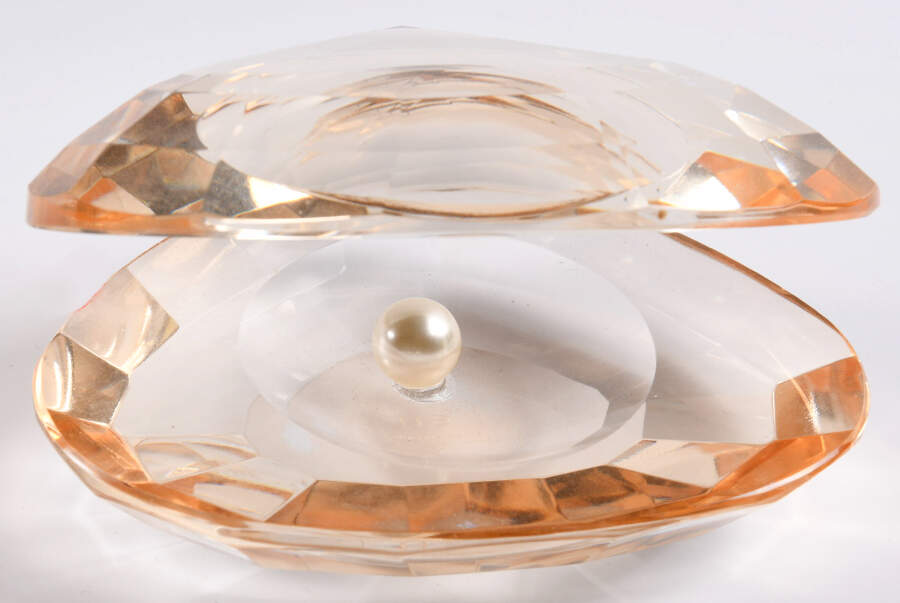 Simon Designs Giftware Oyster Shell With Pearl-Amber - No Box by Simon Designs Crystal-1