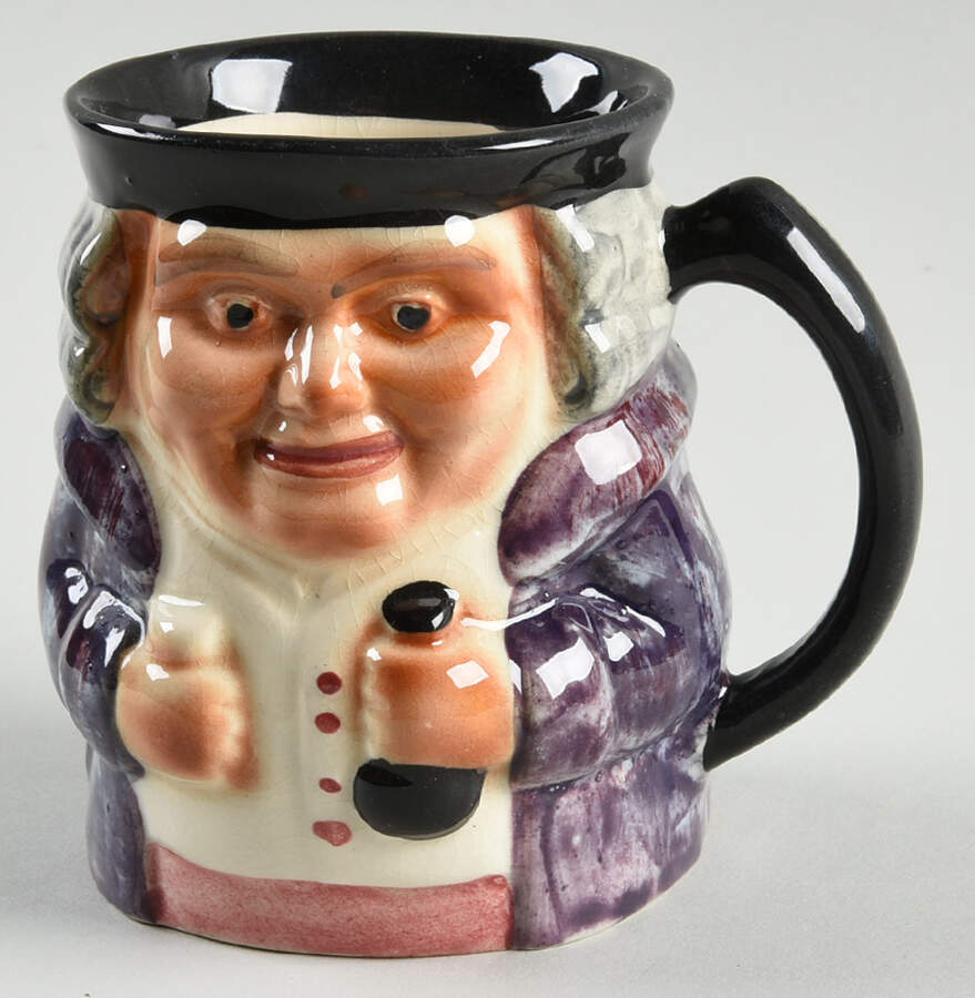 Character Toby Jug Beefeater-Small - No Box by Shorter & Son-1