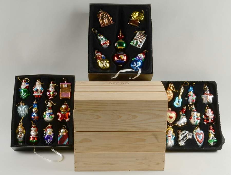 Museum Series 30 Ornament W/ Tree Topper - With Box by Thomas Pacconi-1