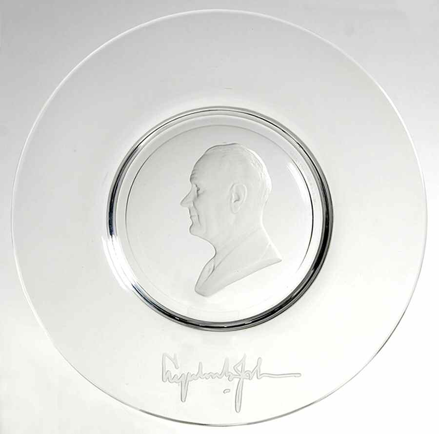 Presidential Plates Lyndon Johnson - Boxed by US Historical Society-1