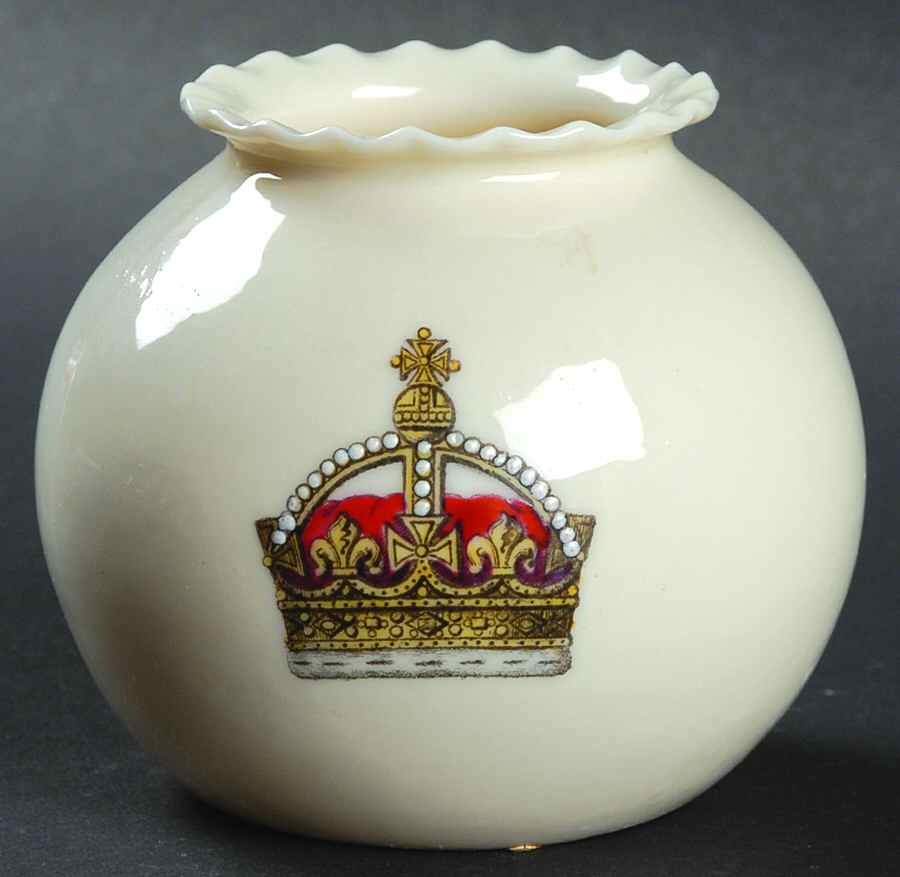 British Crested Ware Vase-Jubilee Of Queen Victoria - No Box by Unknown Manufacturer-1