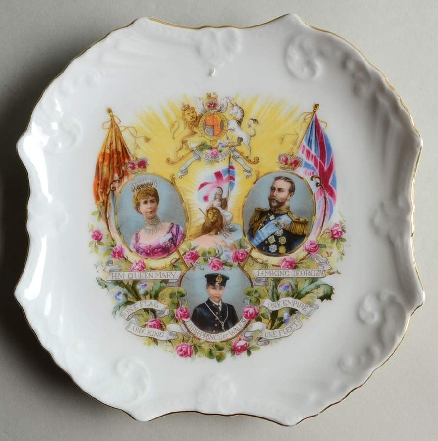 Royalty Giftware George V Fleet Review - No Box by Unknown Manufacturer-1