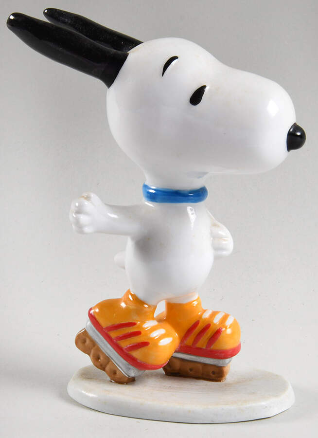 Snoopy Figurines Roller Blading - No Box by United Feature Syndicate-1