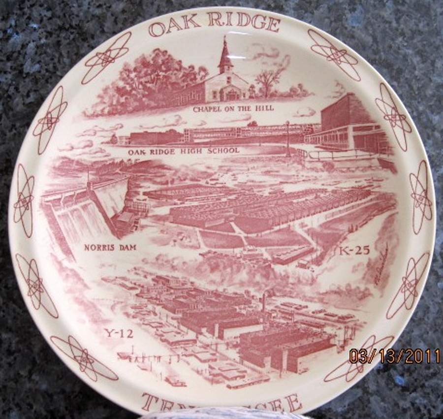 City Plates Oak Ridge Tennessee - No Box-Tennessee Motif 5/Red by Vernon Kilns-1
