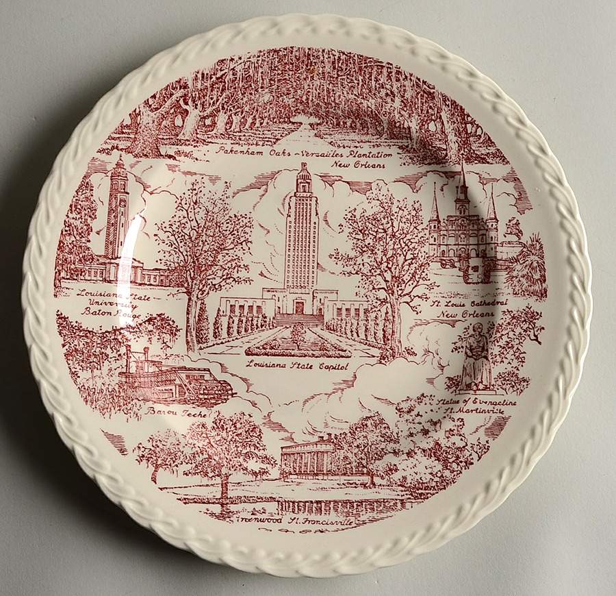State Plate Louisiana - No Box-Louisiana Motif 1-Red Swirl by Vernon Kilns-1