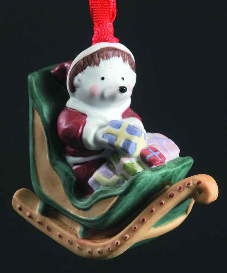 Foxwood Tales-Ornaments Willie's Tobaggon - No Box by Villeroy & Boch-1