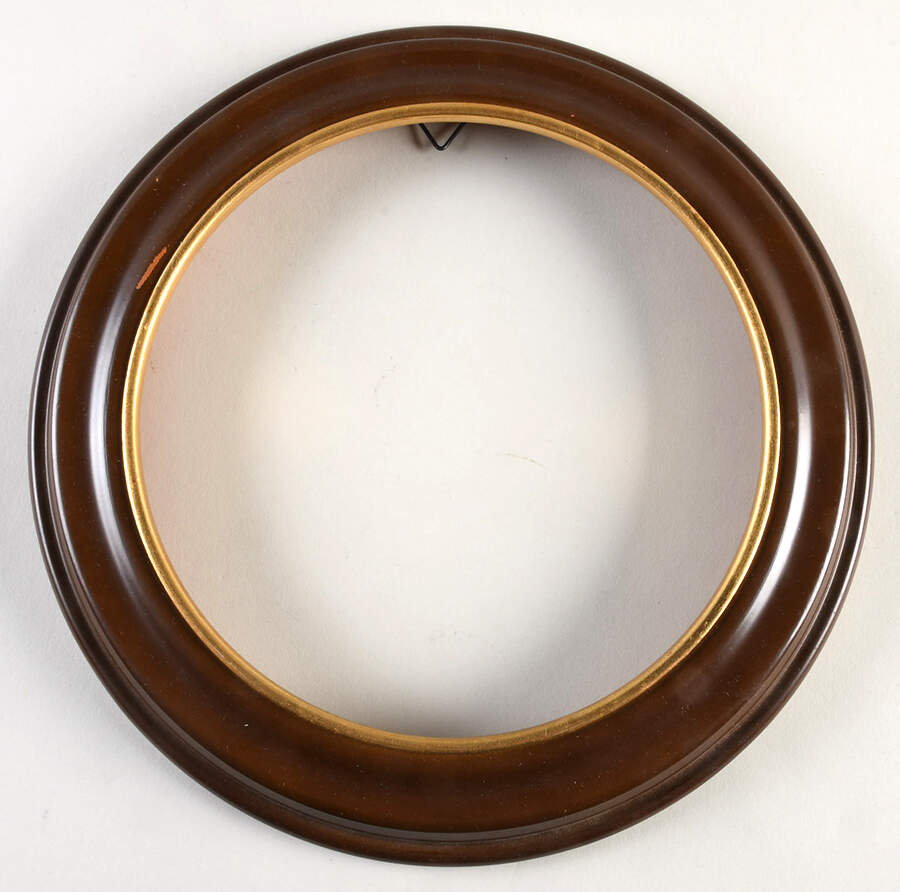 Van Hygan & Smythe Plate Accessories Richfield Wooden-Gold Accent - No Box by Van Hygan & Smythe-1