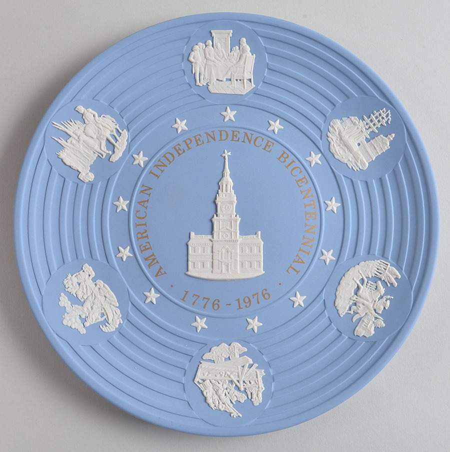 Bicentennial Plate Independence Hall-1776-1976 - Boxed by Wedgwood-1