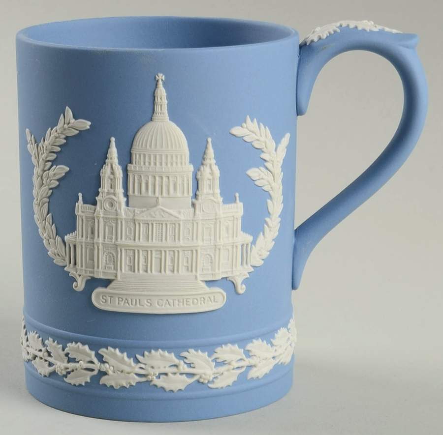 Jasperware Christmas Mug Saint Pauls Cathedral - Boxed by Wedgwood-1