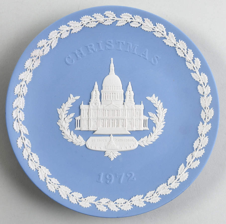 Jasperware Christmas Plate St. Paul's Cathedral - Boxed by Wedgwood-1