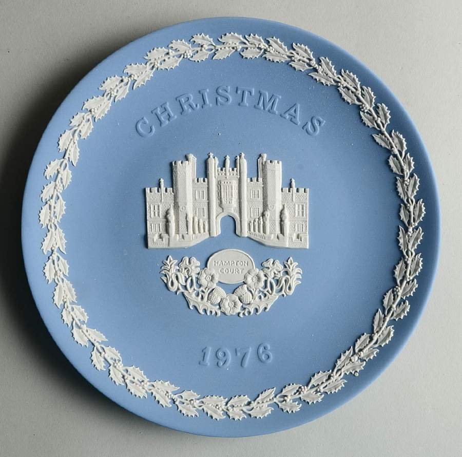 Jasperware Christmas Plate Hampton Court - Boxed by Wedgwood-1