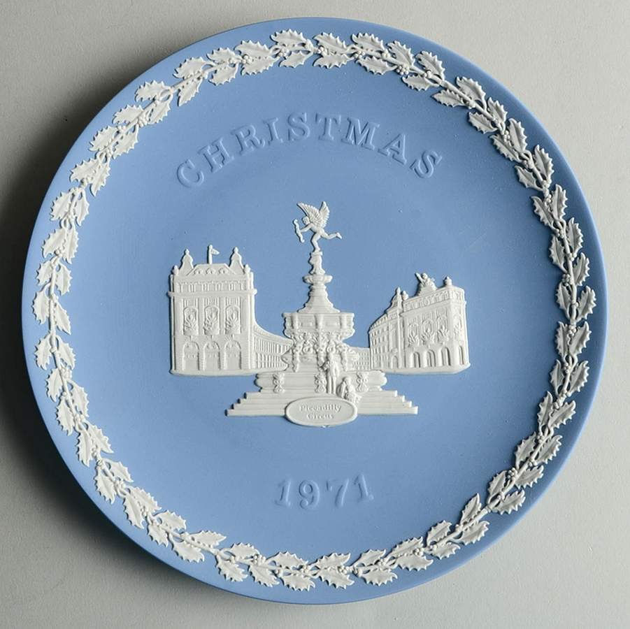 Jasperware Christmas Plate Piccadilly Circus - Boxed by Wedgwood-1