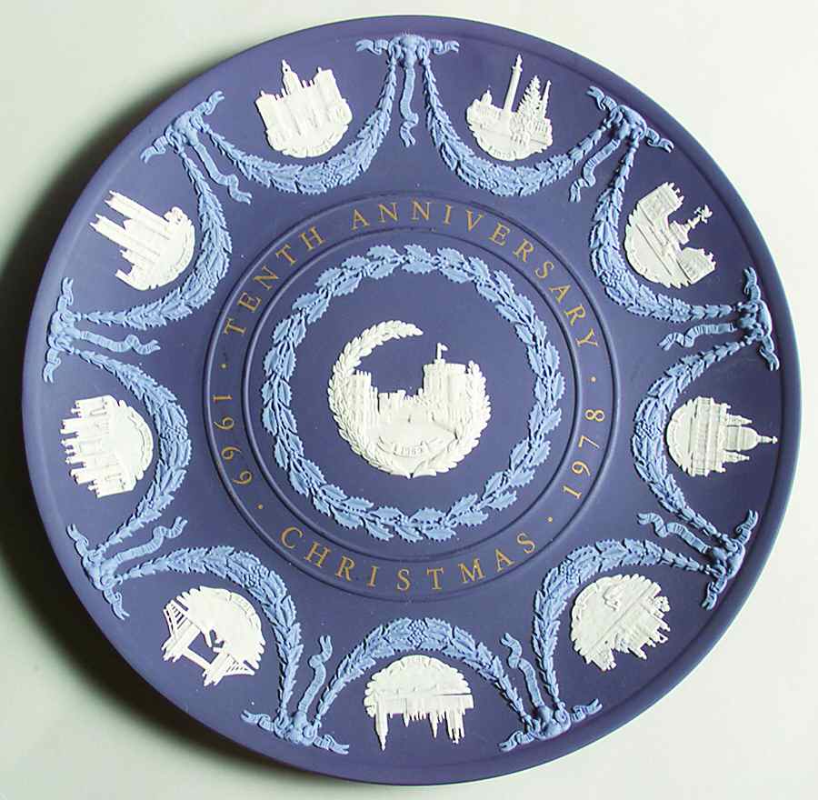 Christmas-Anniversary   Tenth Anniversary-Tri Color - With Box by Wedgwood-1