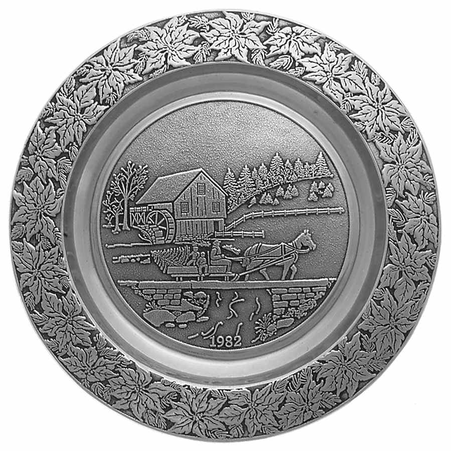 Wilton Armetale Christmas Plate Bringing Home The Tree-Poinsettia - No Box by Wilton Armetale-1