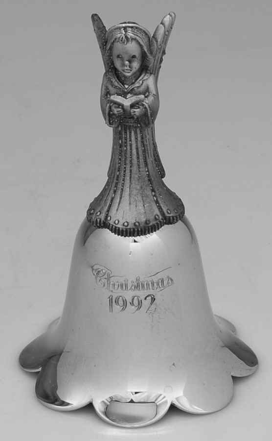 Santa Annual Bell 1992-Angel - No Box by Wallace Silver-1