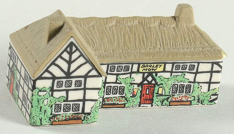 Whimsey On Why Village  Series#1 The Barley Mow - Boxed by Wade (England)-1